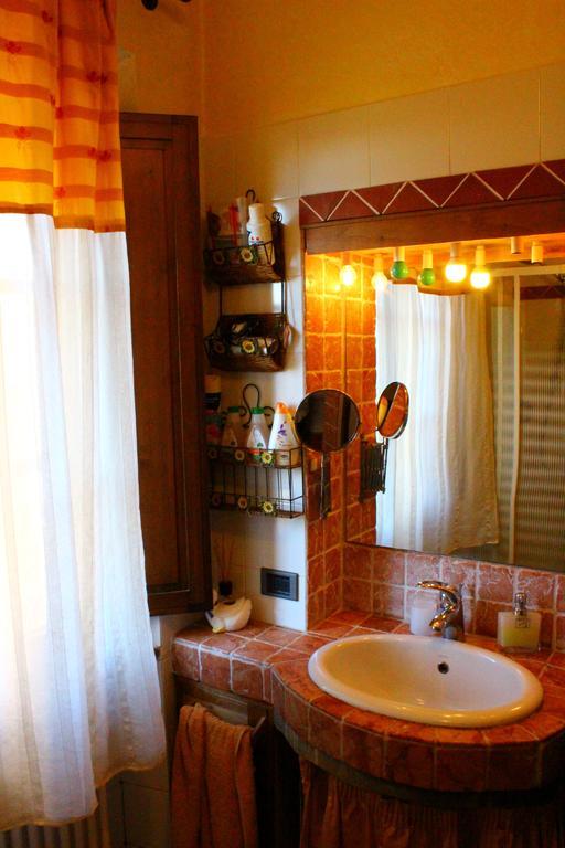 Bio Agriturismo Podere Pretoia San Gimignano Szoba fotó
